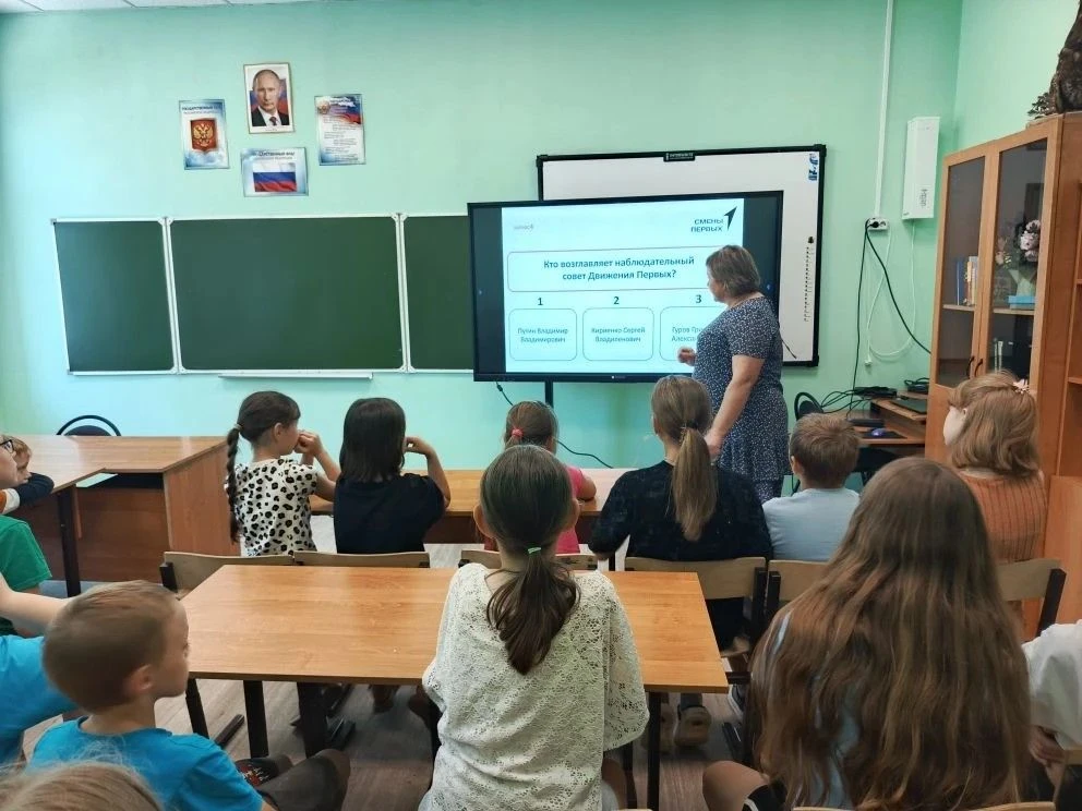 Сегодня в пришкольном лагере начался с энергичной зарядки и объявления плана мероприятий. Восьмой де