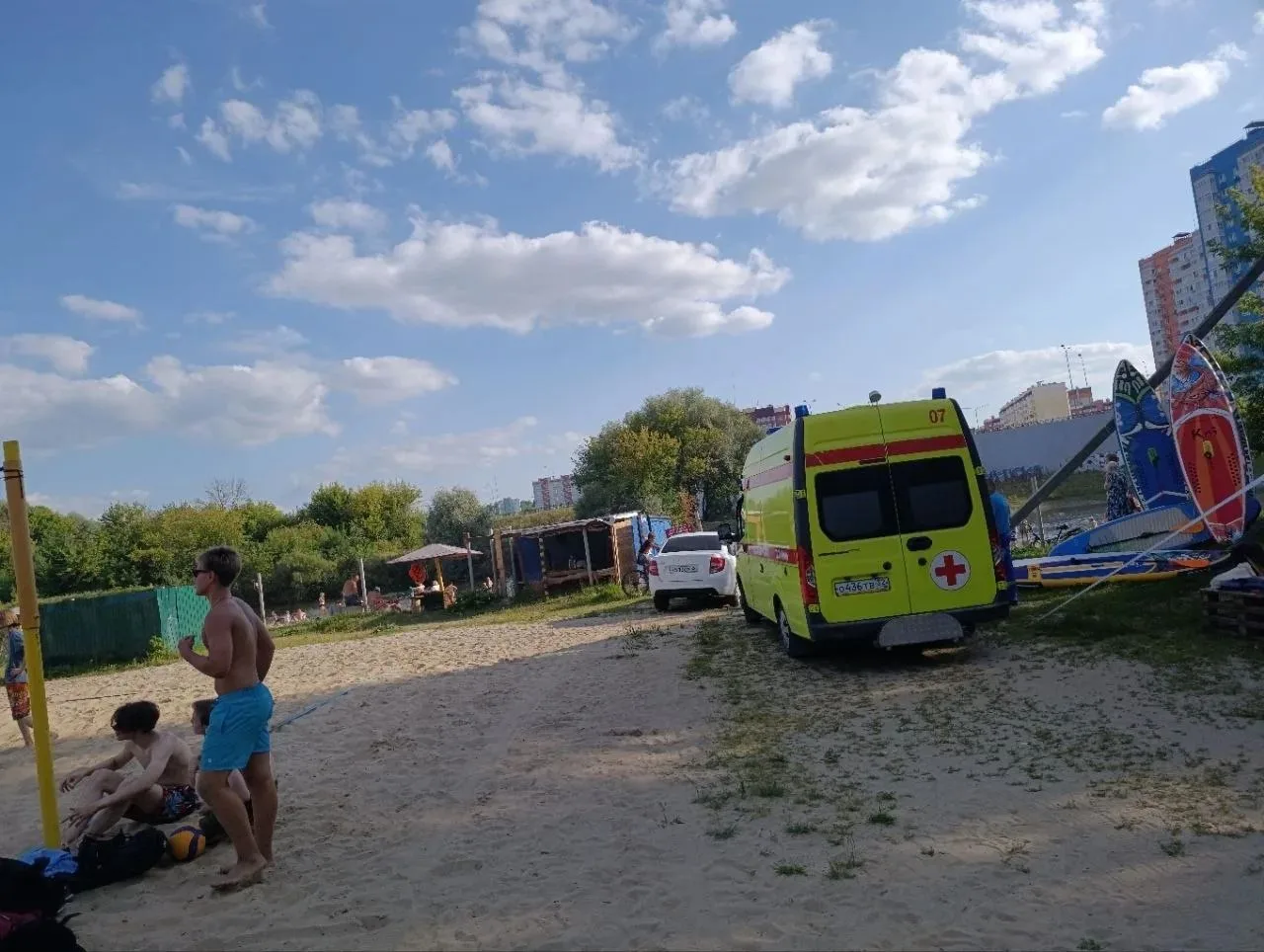 Подписчики сообщают, что в Бежице, на центральном пляже утонул молодой человек 😓
