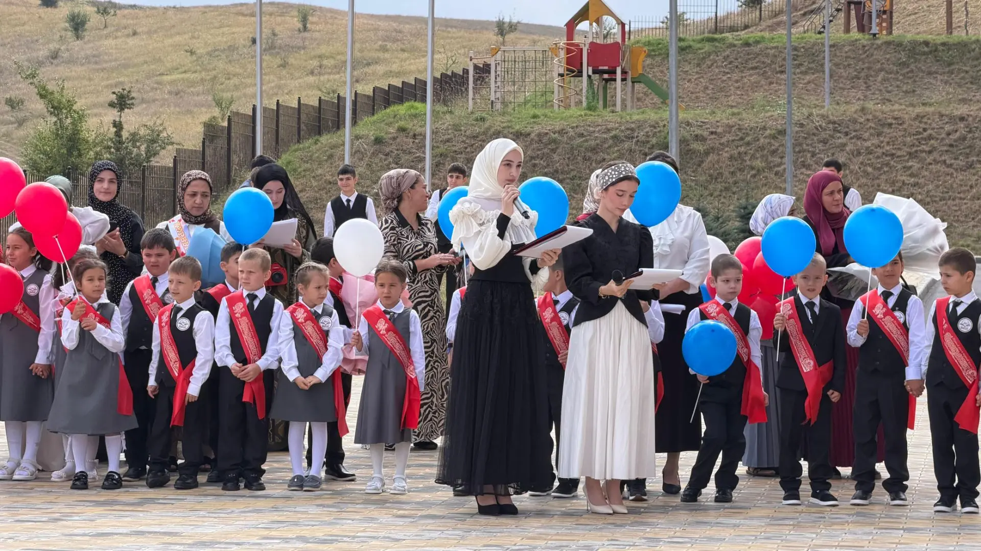 🏫 1 сентября в нашей школе состоялось торжественное мероприятие, посвящённое Дню знани...