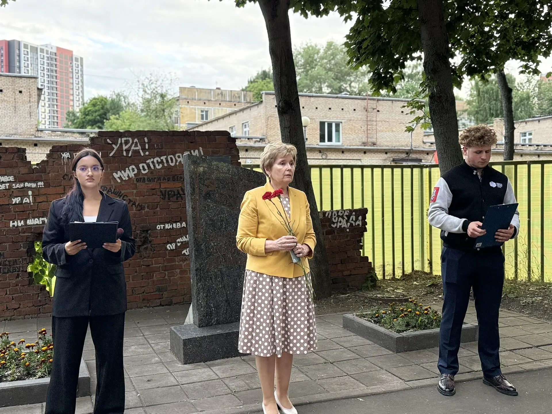 🕯️ Акция «Свеча памяти»

Сегодня в районе Марфино состоялось памятное мероприятие «Свеча памяти», п