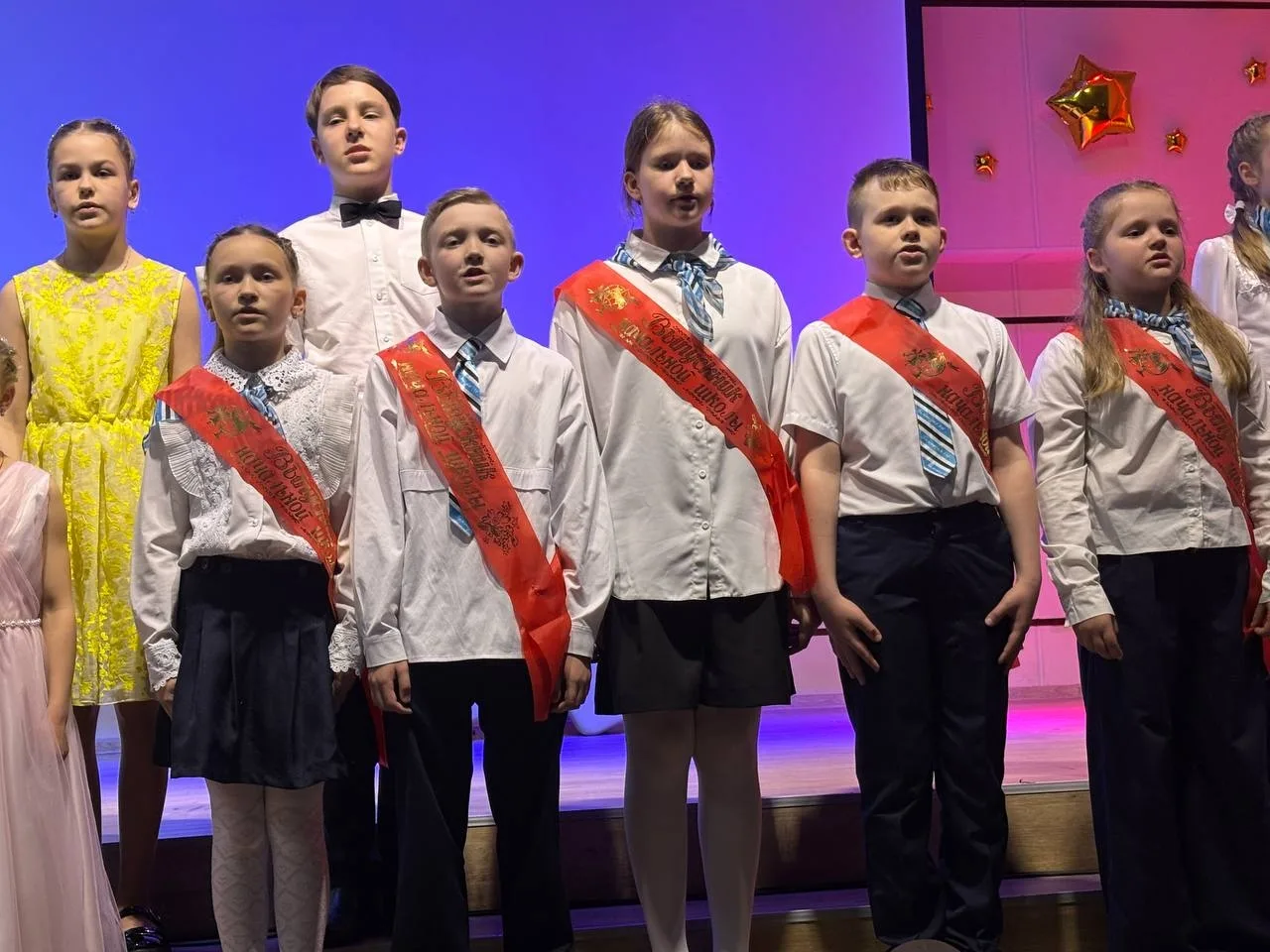 🎉🎉🎉Праздник окончания начальной школы прошел в гимназии среди учащихся 4 классов ☀Самый жаркий майск