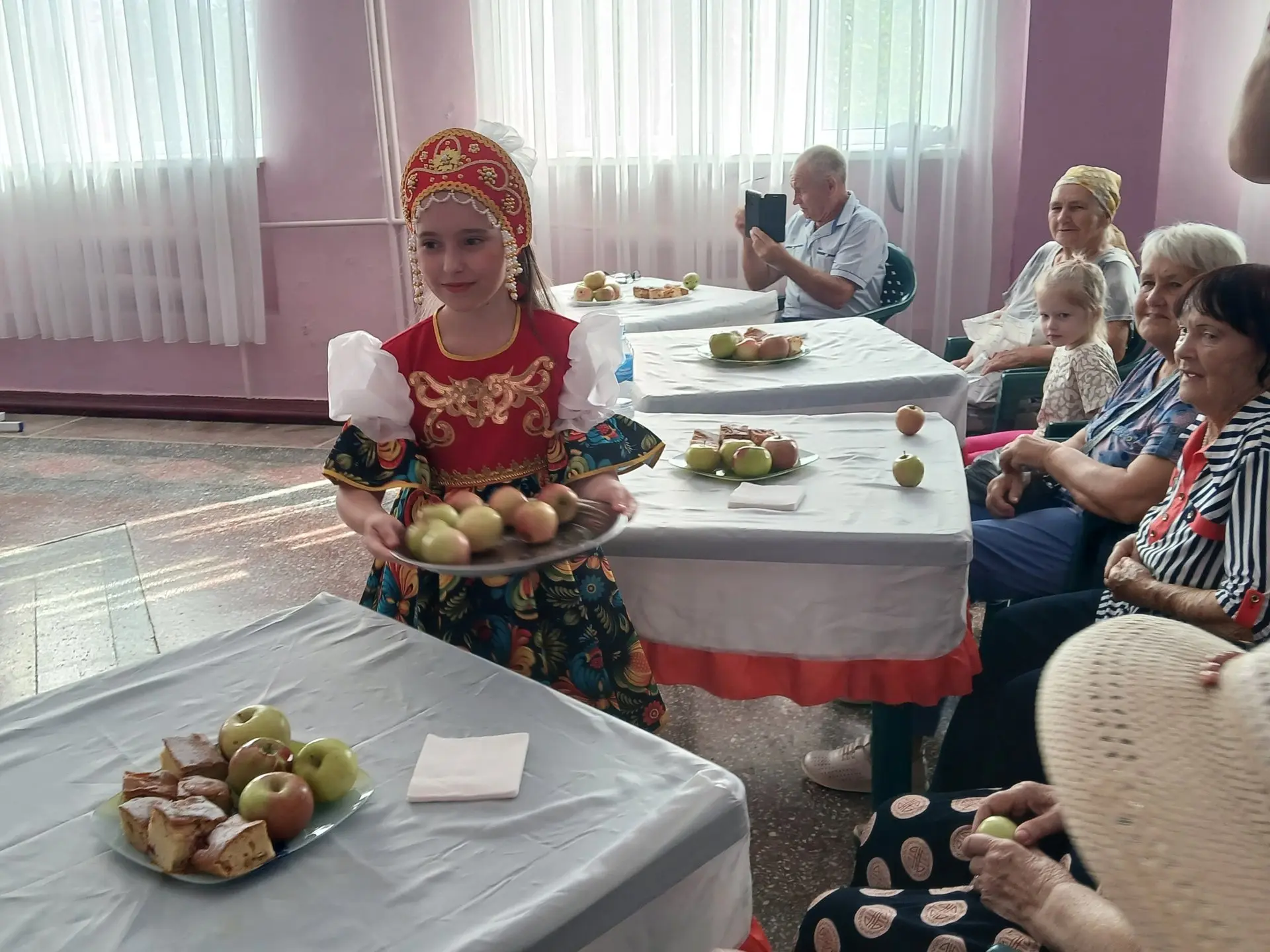«Яблочный Спас не пройдёт без нас!» — праздник, который согрел сердца!