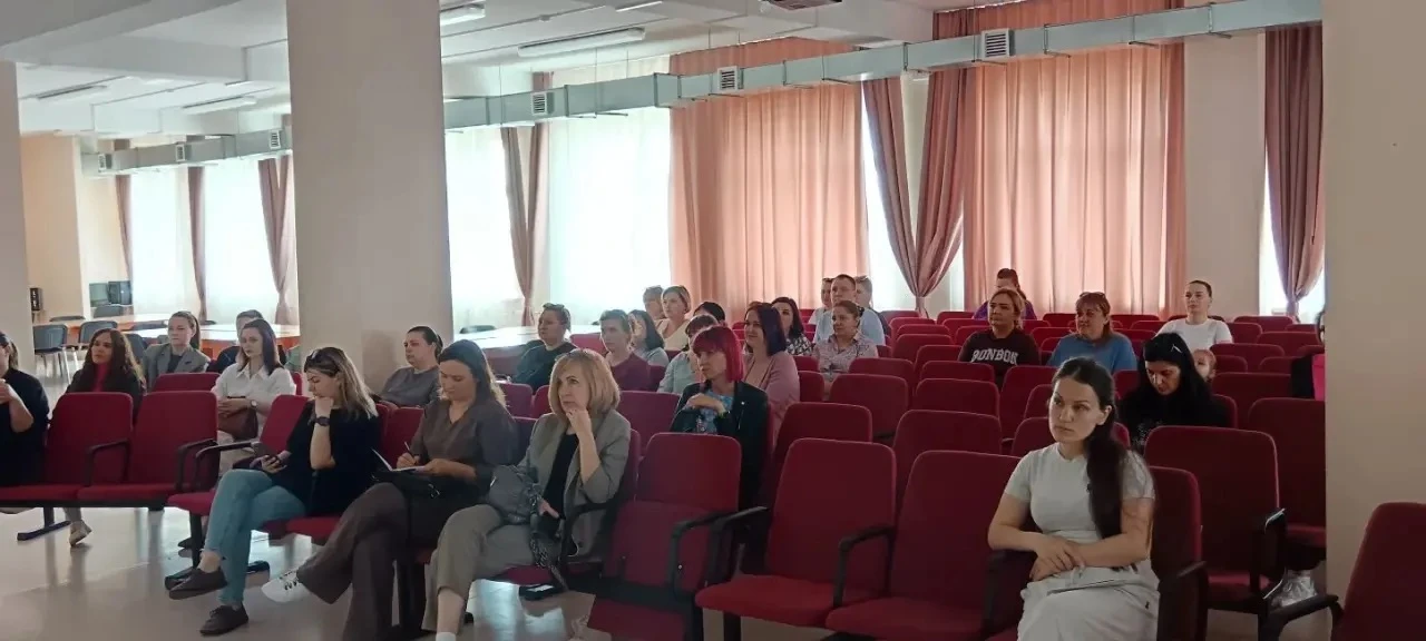 Сегодня для родителей нашей школы в режиме видео-конференц-связи состоялся Краевой Университет педаг