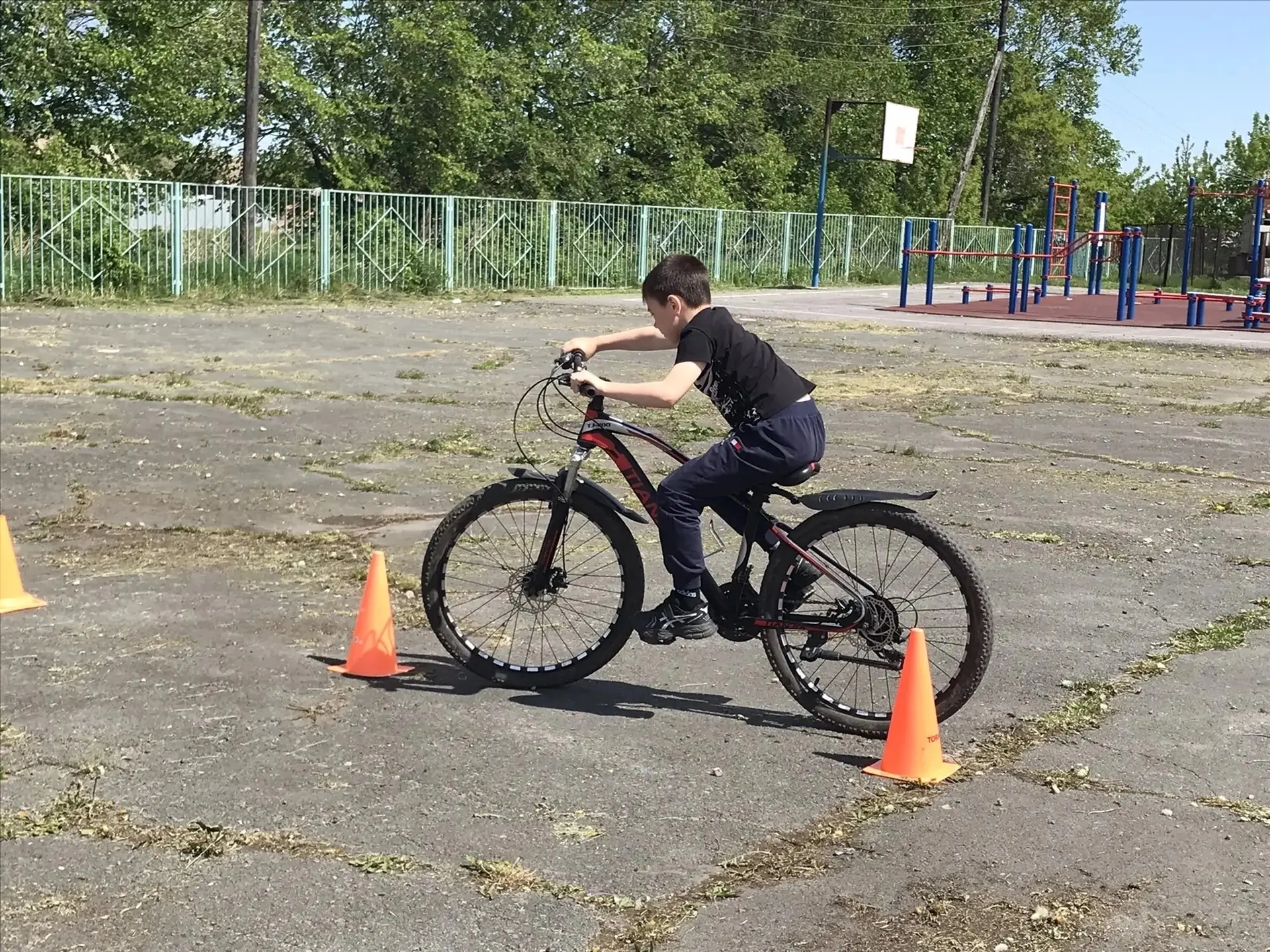 🚴‍♂🏆Наша школа принимала юных велосипедистов на традиционном конкурсе «Безопасное колесо -2026» по