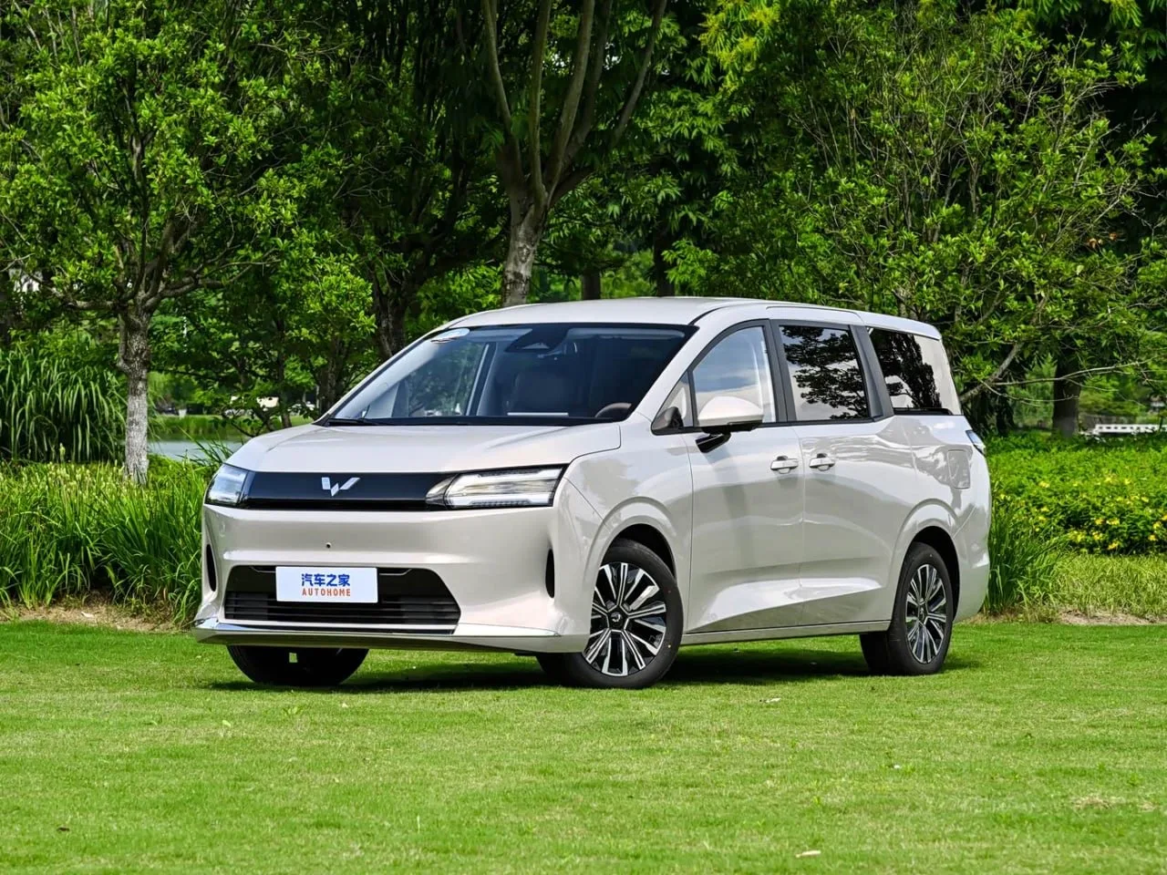Wuling Starlight 730 New Energy