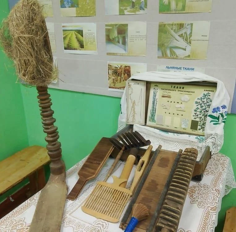 МБУК "Волотоский МСКК" принимает заявки на выездную экскурсию с "Музеем ткачества" по п...