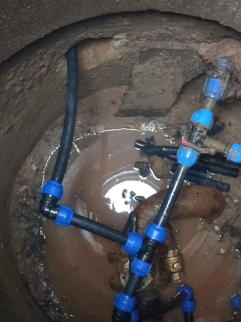 Работники муниципального предприятия "Водоканал" выполнили работу по переподключению аб...