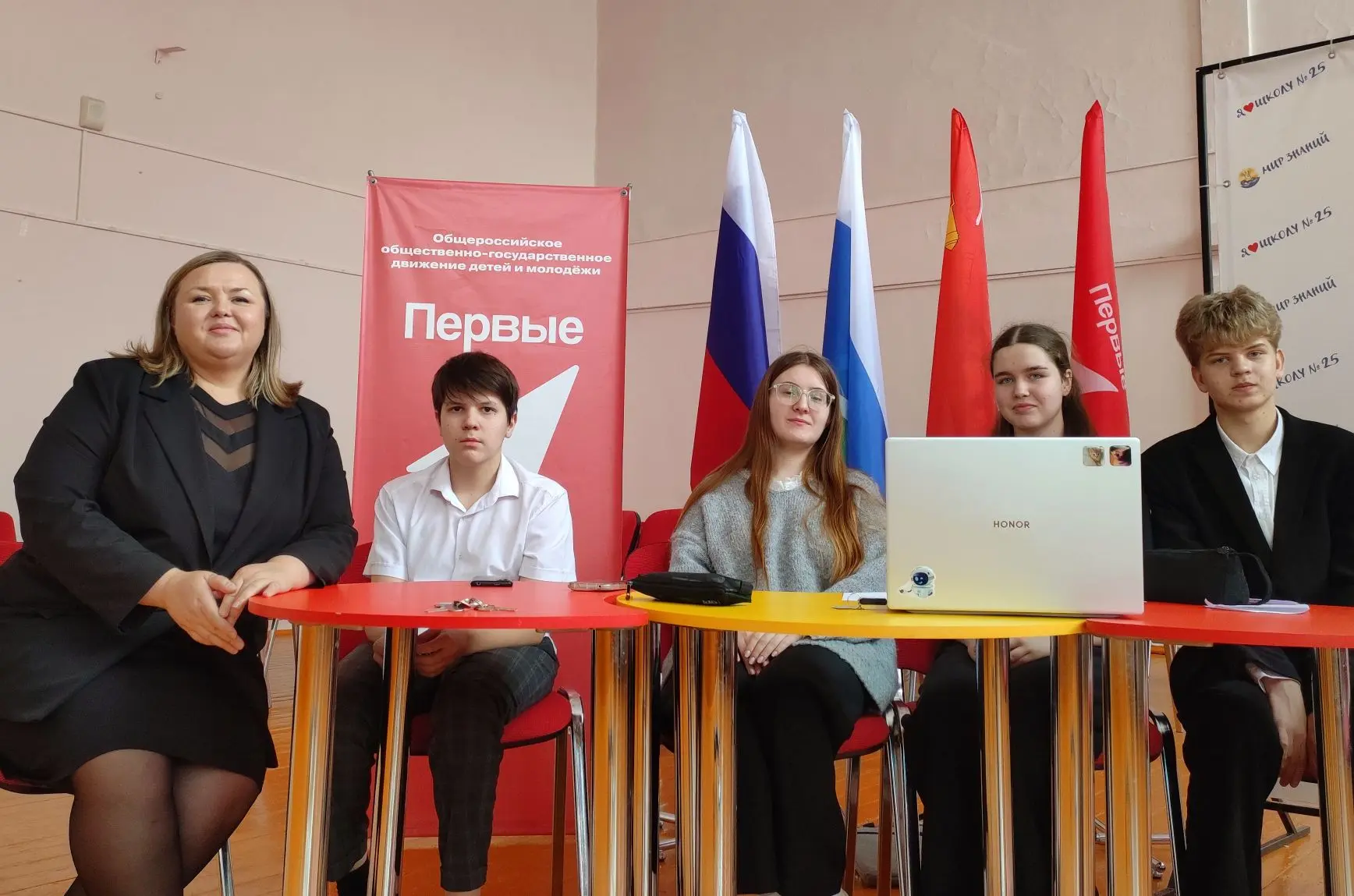 #ШкольныйКлубДипломатии   #Первые из школьного клуба дипломатии "Friendship without borders" встрети