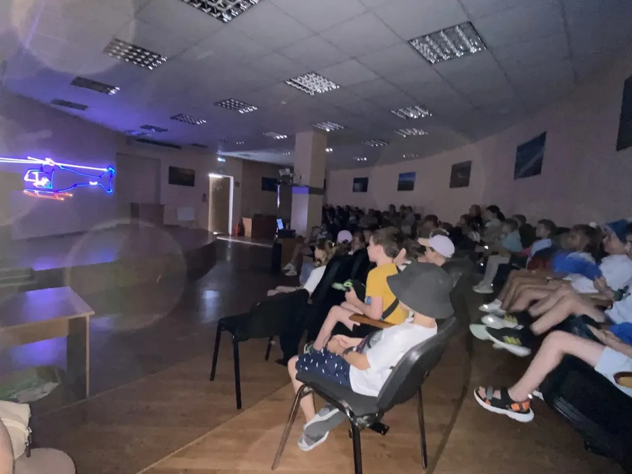 🚀 Пристегните ремни: «Юный Видовец» побывал в будущем!

Сегодня наш лагерь совершил настоящее путеш