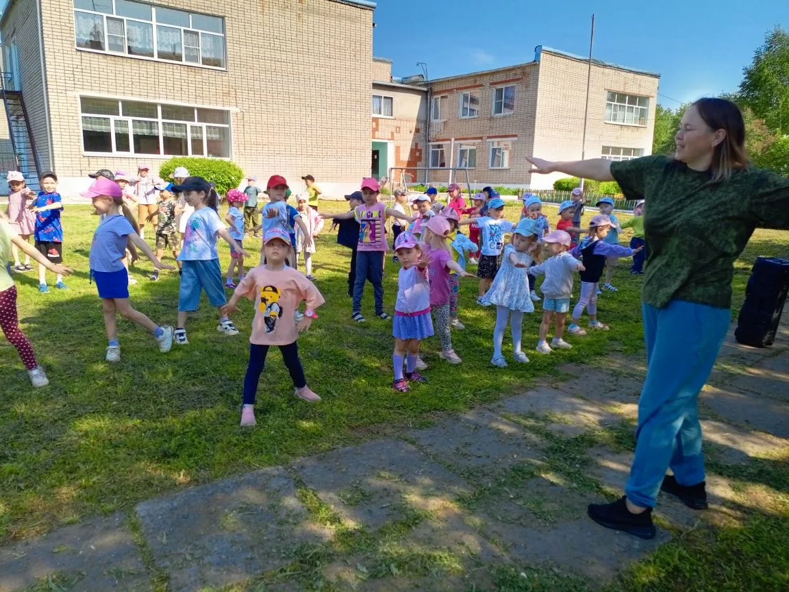 ✴️Утренняя гимнастика на свежем воздухе — весело и с пользой для здоровья!