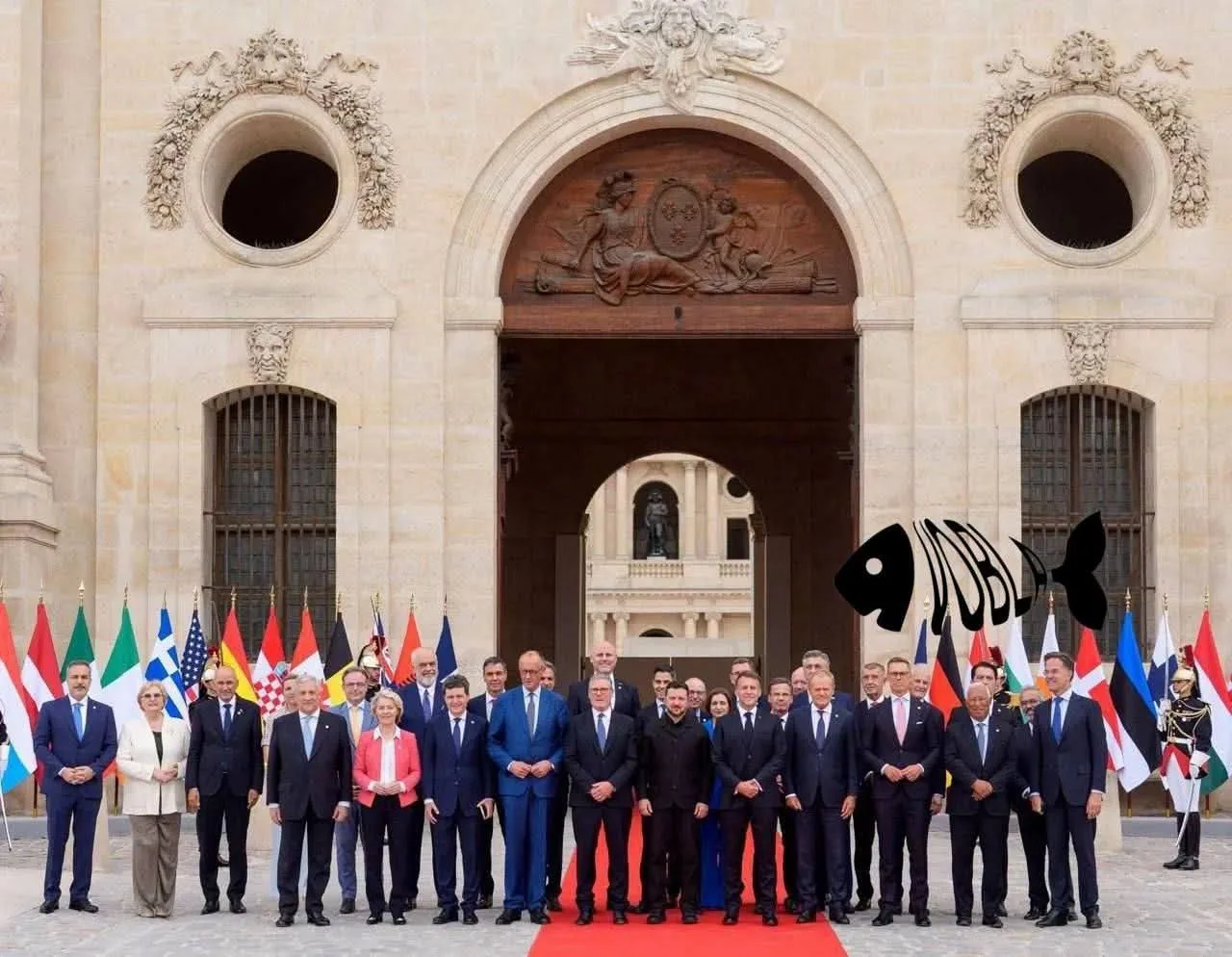 L'incontro della "Coalizione dei Volenterosi" si è svolto presso l'Hôtel des Invalides.

 Ottima sce