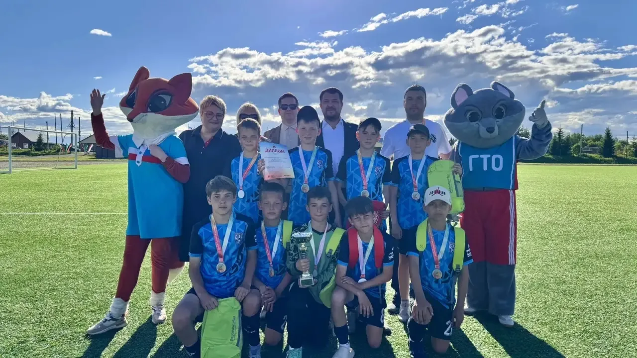 👋🏆Наши футболисты одержали победу на спортивном фестивале «Верхнекамье»

💭Вчера, 4 июня, на город