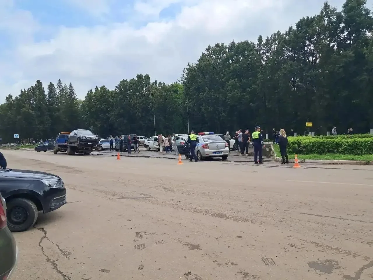 Массовое ДТП с участием 8 машин в центре Чишмов: виновник - лихач на Мерседесе - сбежал...