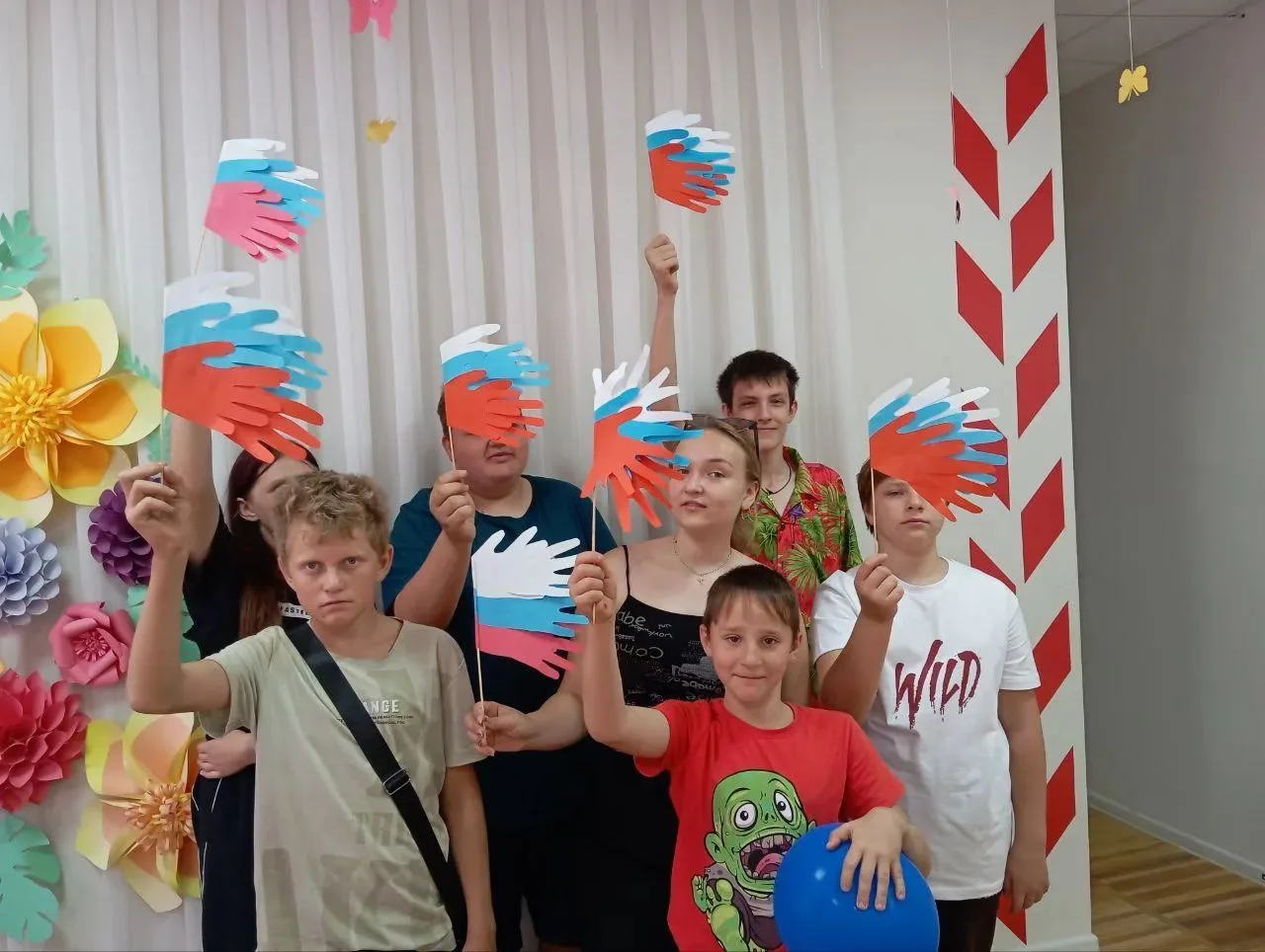 22 августа наша школа отметила важный государственный праздник — День Государственного ...