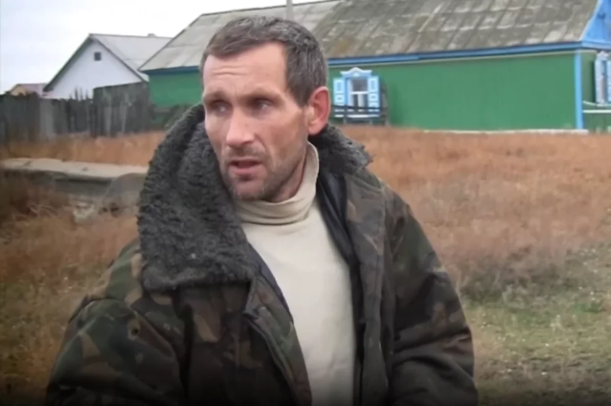 Тело закопал в куче навоза. Отец забил сына до смерти за медленное чтение