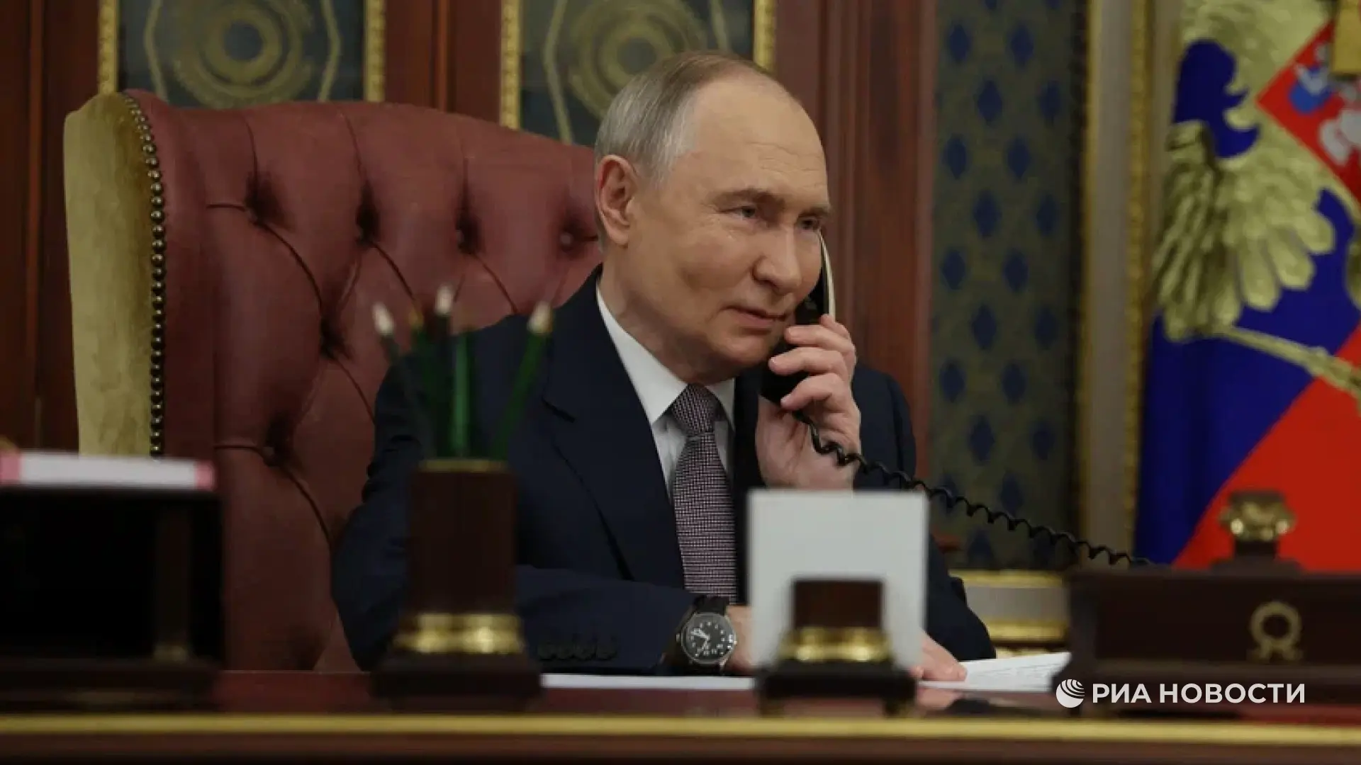 Путин поговорил по телефону с президентом Таджикистана Рахмоном.