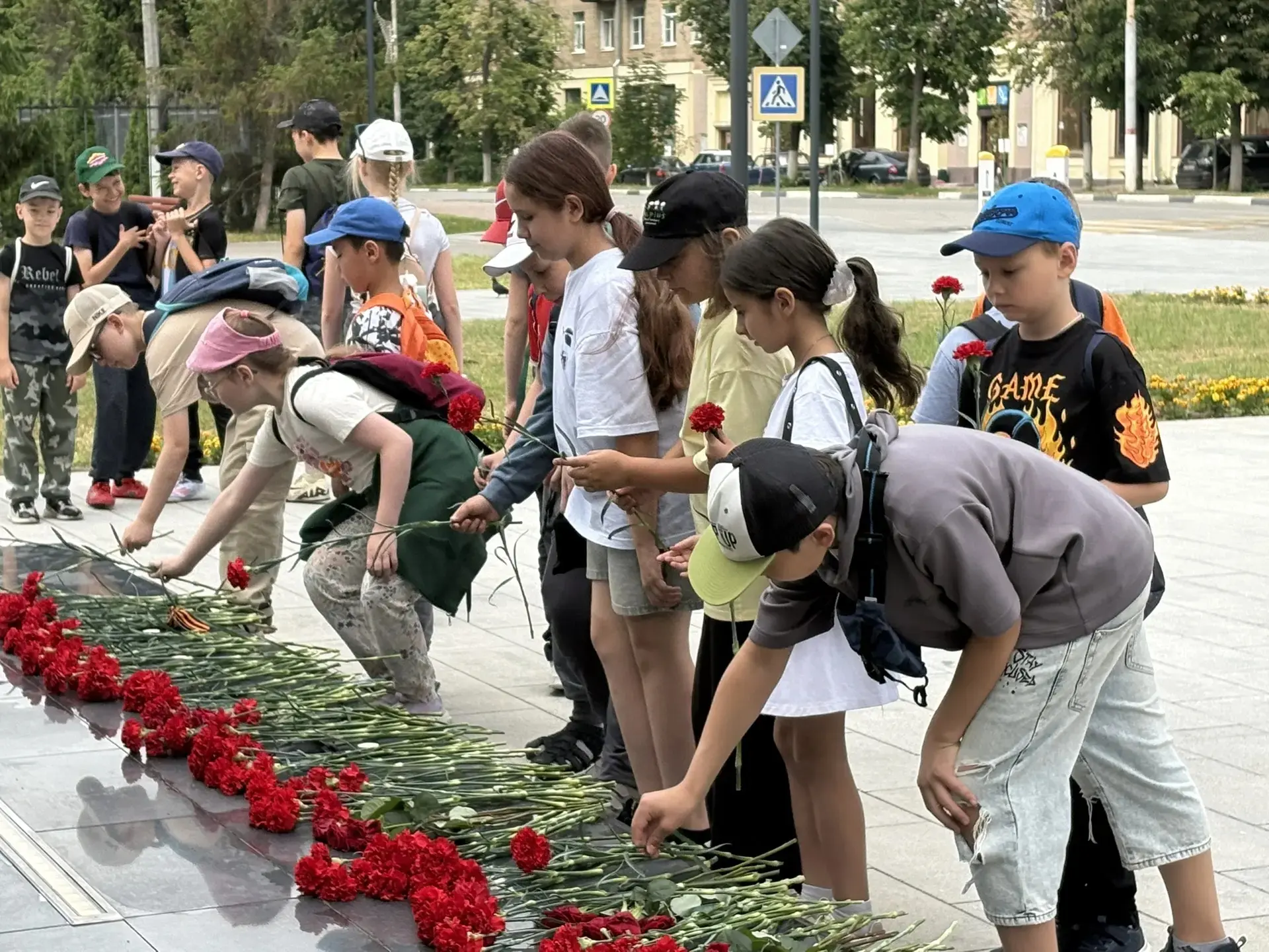 Сегодня, 22 июня, мы в школьном лагере вспоминаем одну из самых трагических дат в истории нашей стра