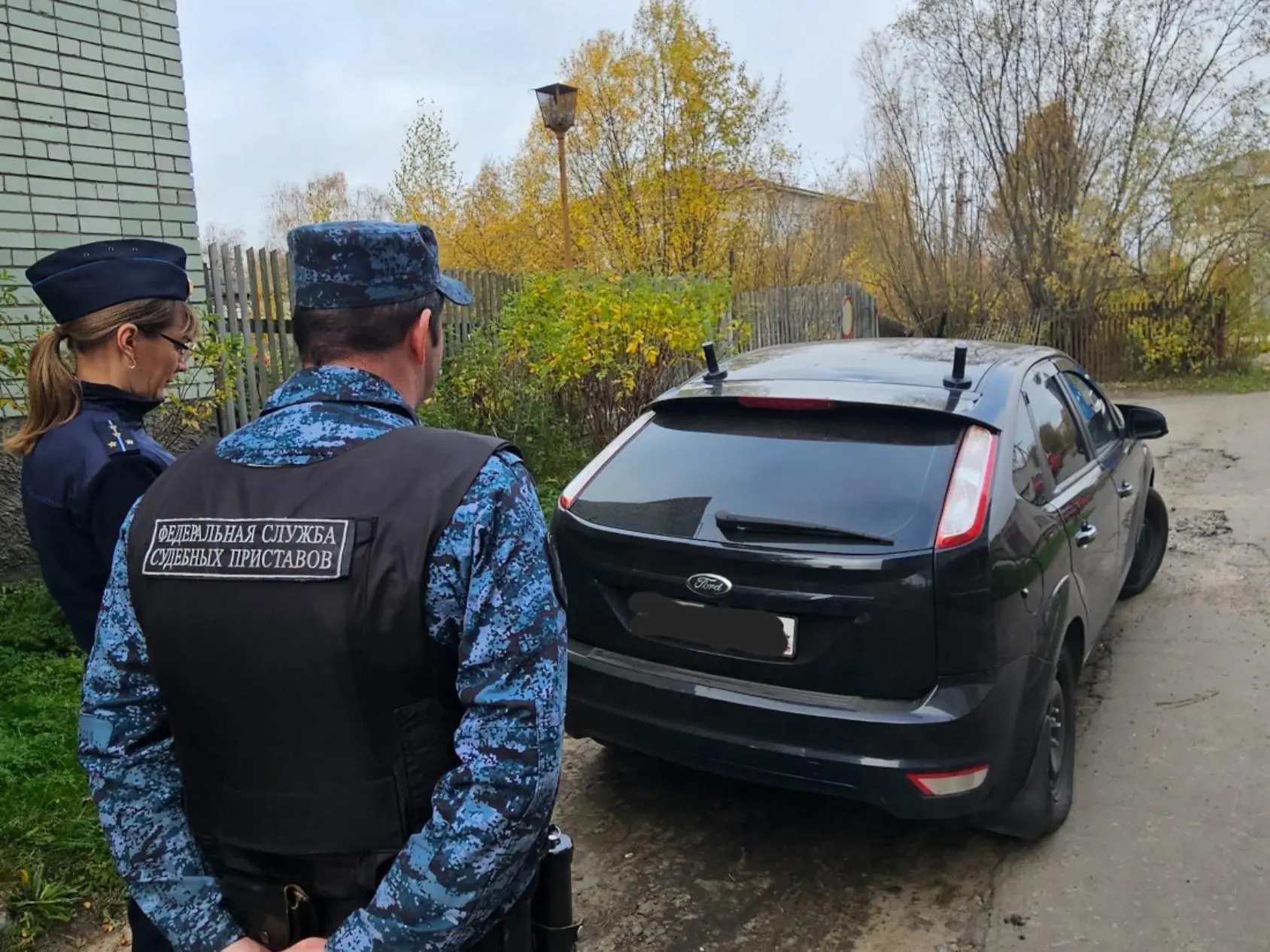 Житель Холмогор погасил долг в 700 тысяч рублей через два дня после ареста своего «Форда»