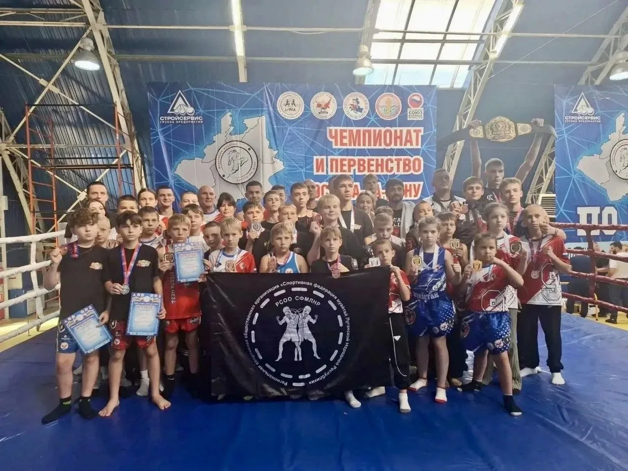 🥊 Бойцы из Брянки завоевали 13 медалей на чемпионате по муайтай в Ростове