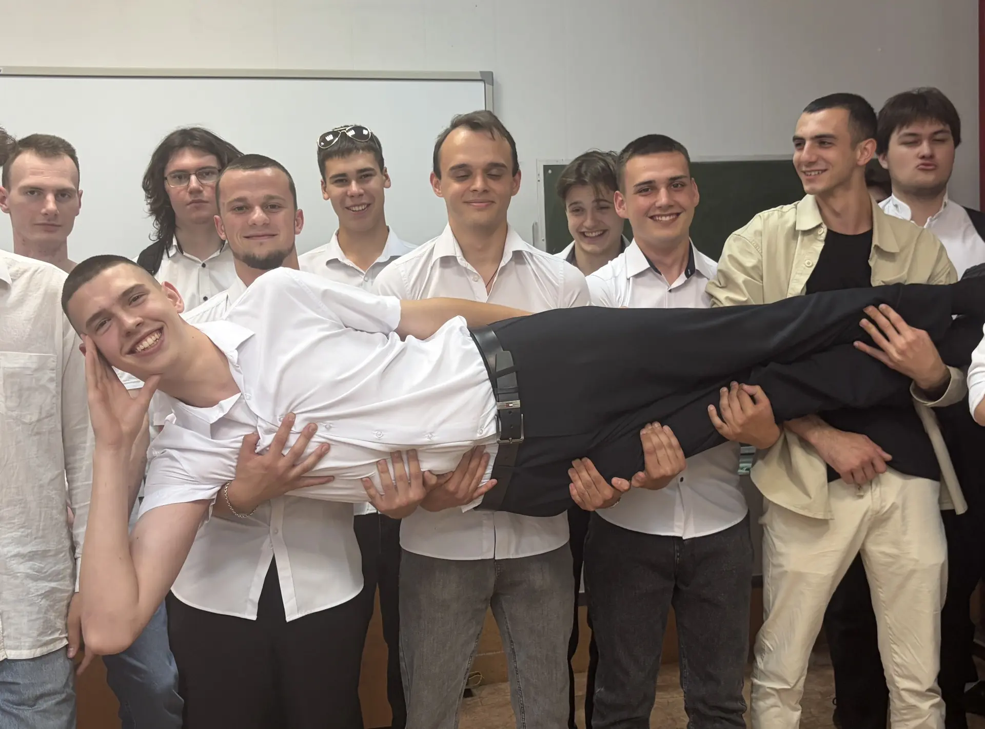 Студенты нашего колледжа сдают экзамены!
Бессонные ночи, конспекты, волнение перед дверью аудитории 
