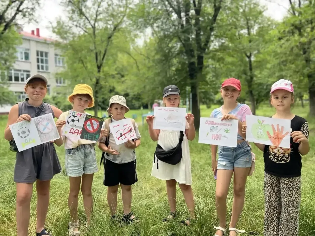 🎨 Акция рисунков «Мы выбираем жизнь!» в нашей школе! 🎨

В рамках Международного дня борьбы с нарко