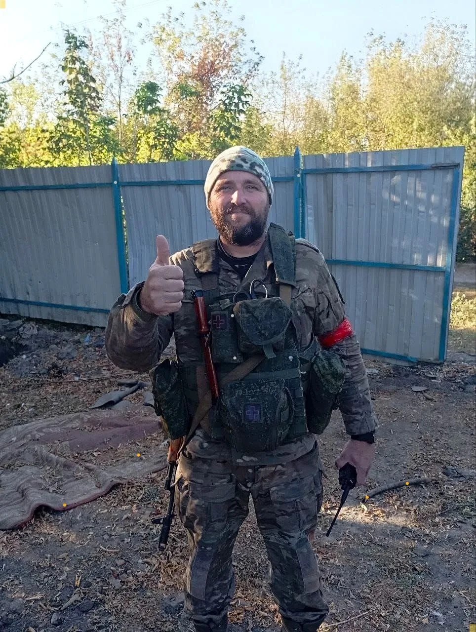 Прислали фото — всё в порядке, судя по жесту. Берегите себя там!