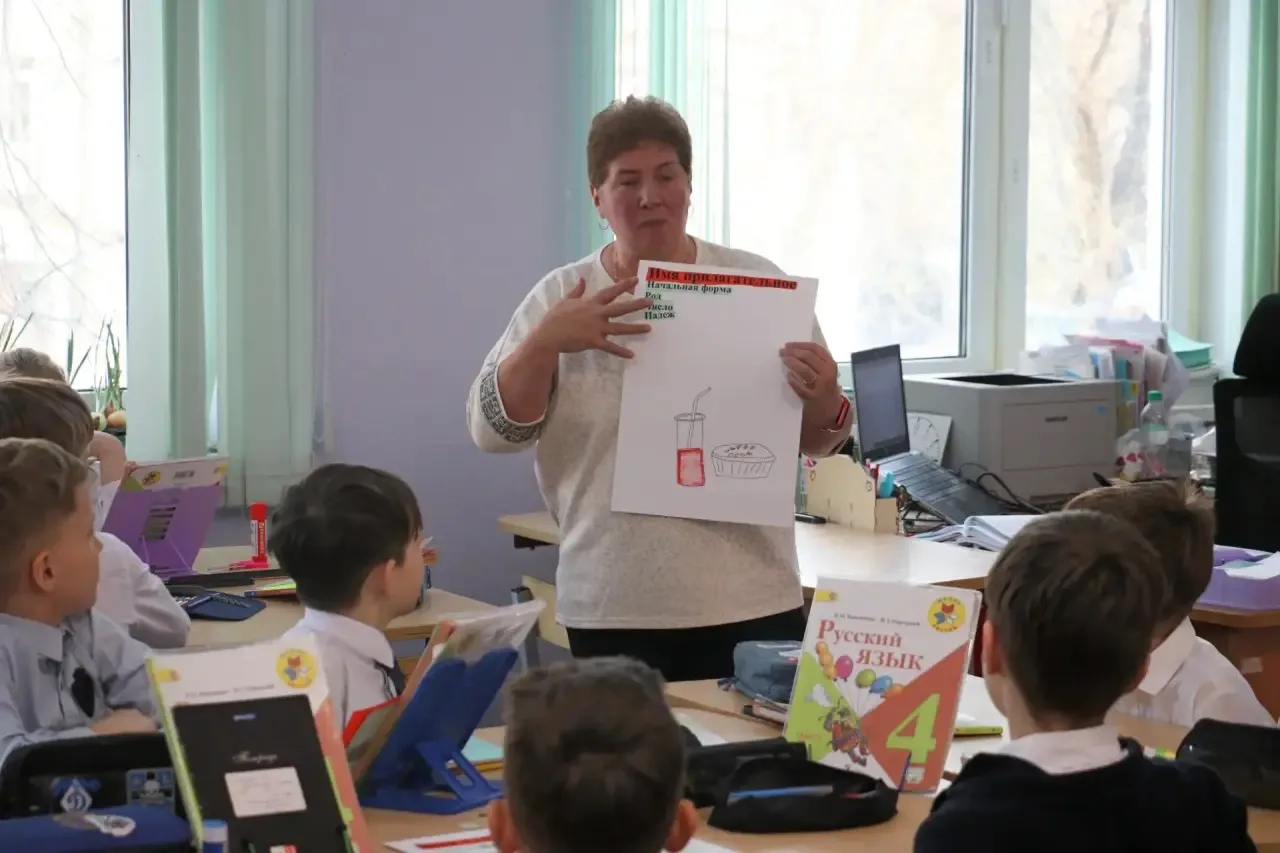 🏫 Провели открытые уроки для родителей будущих первоклассников  Наши первоклассные учителя провели с