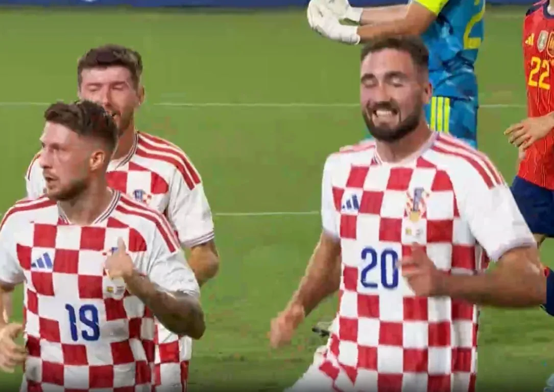 🥅 ИСПАНИЯ ПРОПУСКАЕТ НА 28-Й МИНУТЕ С УДАРА ГОЛОВОЙ БЕЛЁ!