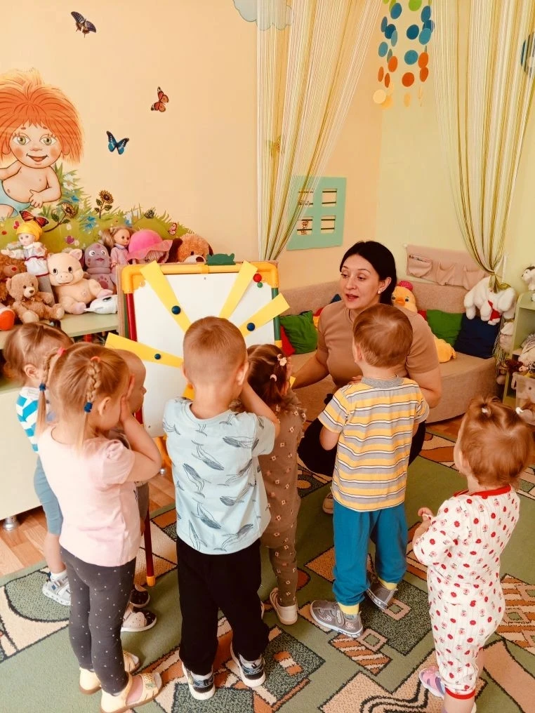 Солнце встало высоко,