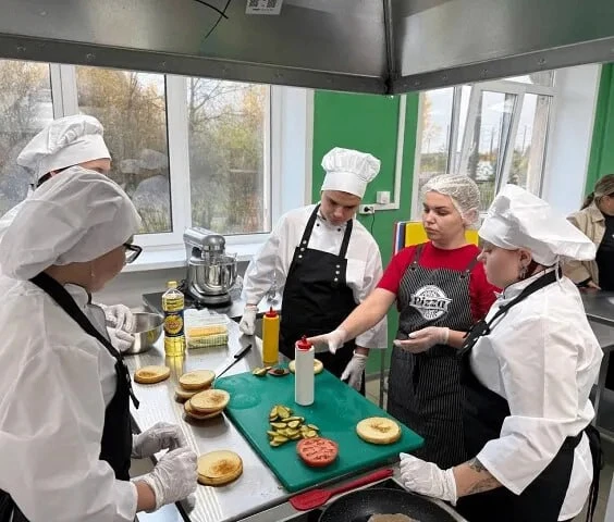 Более тысячи школьников Вологодской области с начала года получили первую профессию