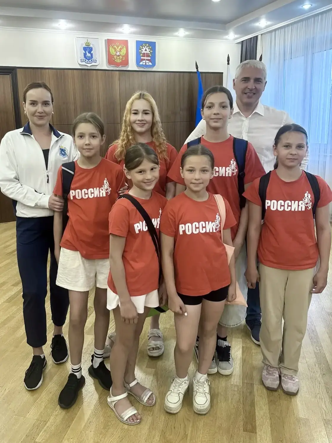 У нашей команды по чирлидингу появится новая форма 🔥

В открытом диалоге с главой региона приняли у