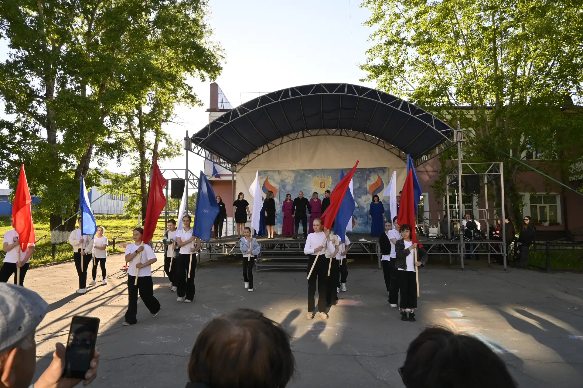 🇷🇺🇷🇺🇷🇺Сегодня вечером на центральной площади поселка прошёл чудесный концерт «Россия — вечная 