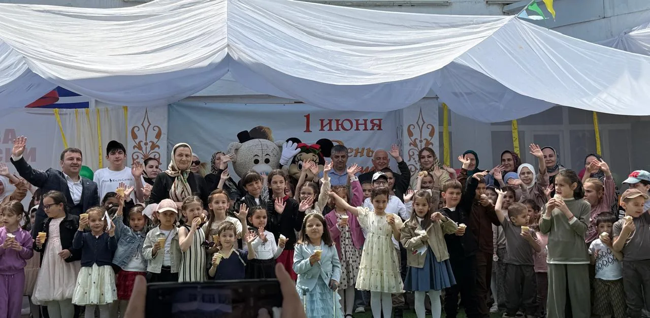 🎉 Радостно, звонко, тепло и красочно прошли развлекательные мероприятия ко Дню защиты ...