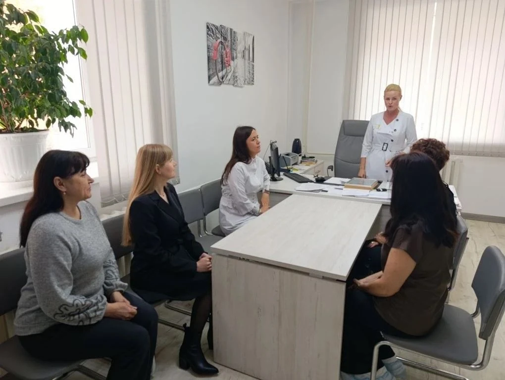 Уважаемые медицинские работники! 

ПРИМИТЕ САМЫЕ ИСКРЕННИЕ ПОЗДРАВЛЕНИЯ С ПРОФЕССИОНАЛЬНЫМ ПРАЗДНИКО