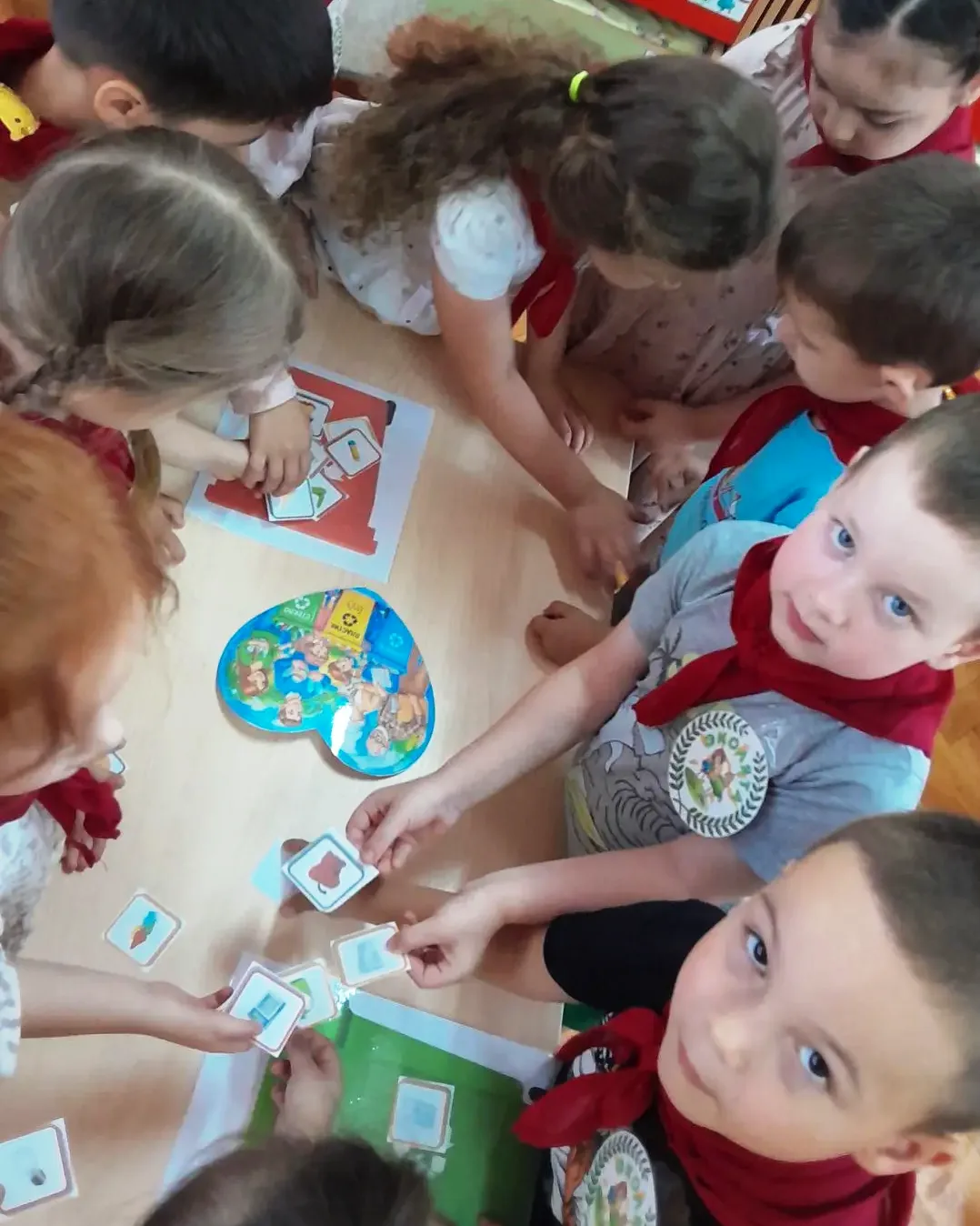 🌱 ЗАЩИТНИКИ ПРИРОДЫ
https://vk.com/wall-99232906_32093
❓Что такое «экология»?
❓Какой любимый цвет э