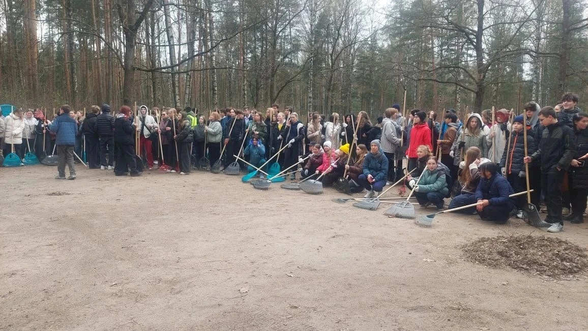 🌿 Наши ребята – в экопатруле!  В рамках Весенней недели добра в парке Сосновка прошла акция «Экопатр
