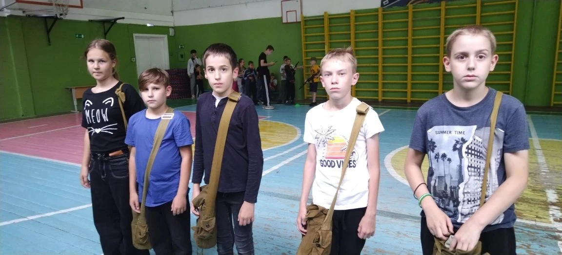 🇷🇺В нашем пришкольном лагере прошла военно‑спортивная игра «Зарничка»!, посвященная Дню памяти и с
