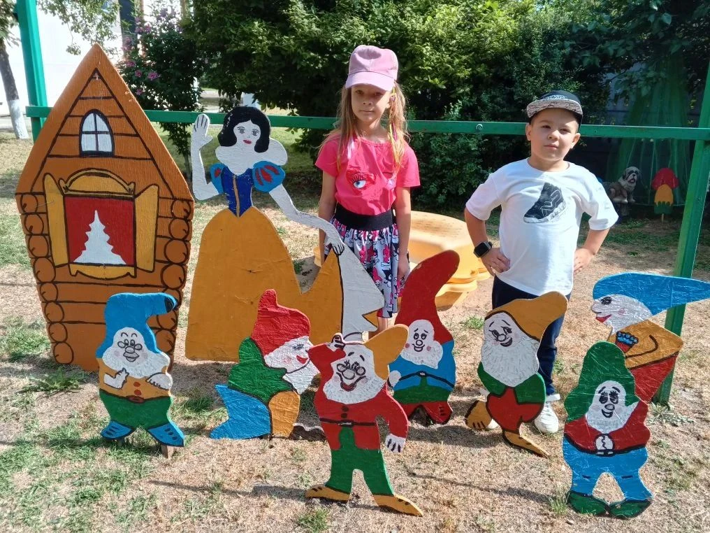 🌞🏖️Лето - это прекрасно!                 
 Играй, трудись не напрасно! Здоровья набирайся,        