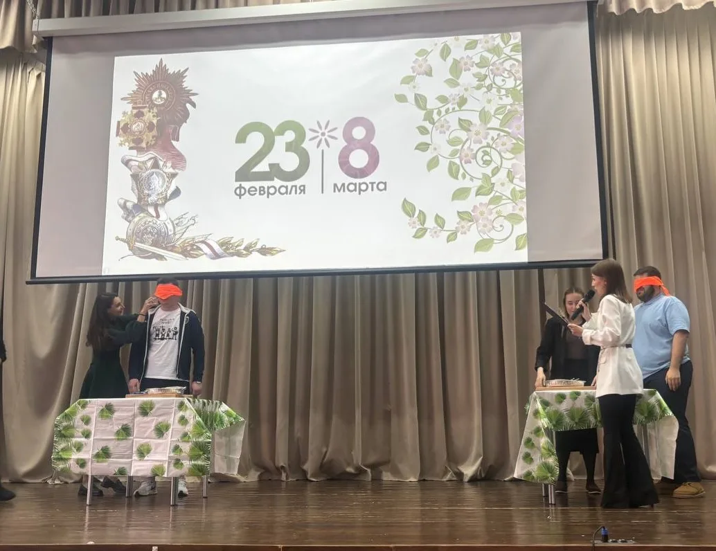 ☀️Весенний дуэт праздников в #ШколанаБогданова  В корпусе 2 нашего Образовательного центра уже стало