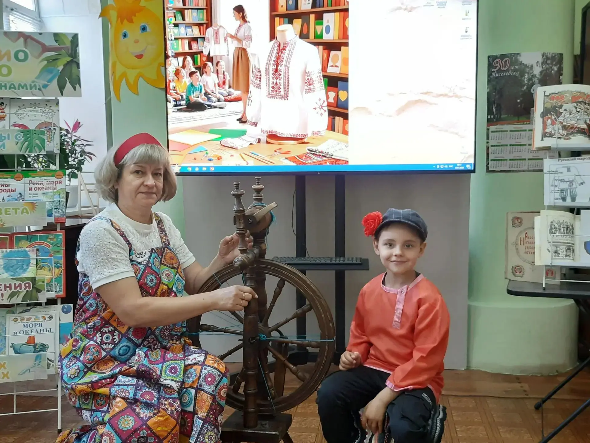 🇷🇺 От косы до воротника: как мы погружались в историю русской рубахи 

Наши воспитанники отправили