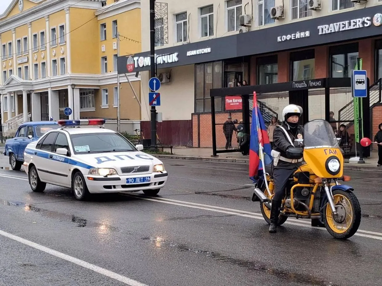 Почти Первомай: в Якутске состоялось шествие трудовых коллективов
