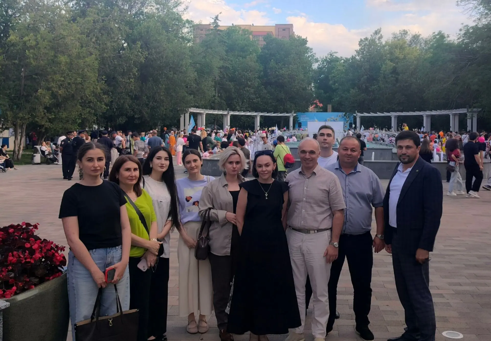 Коллектив Минфина КЧР стал частью тёплого городского вечера в Центральном парке Черкесс...