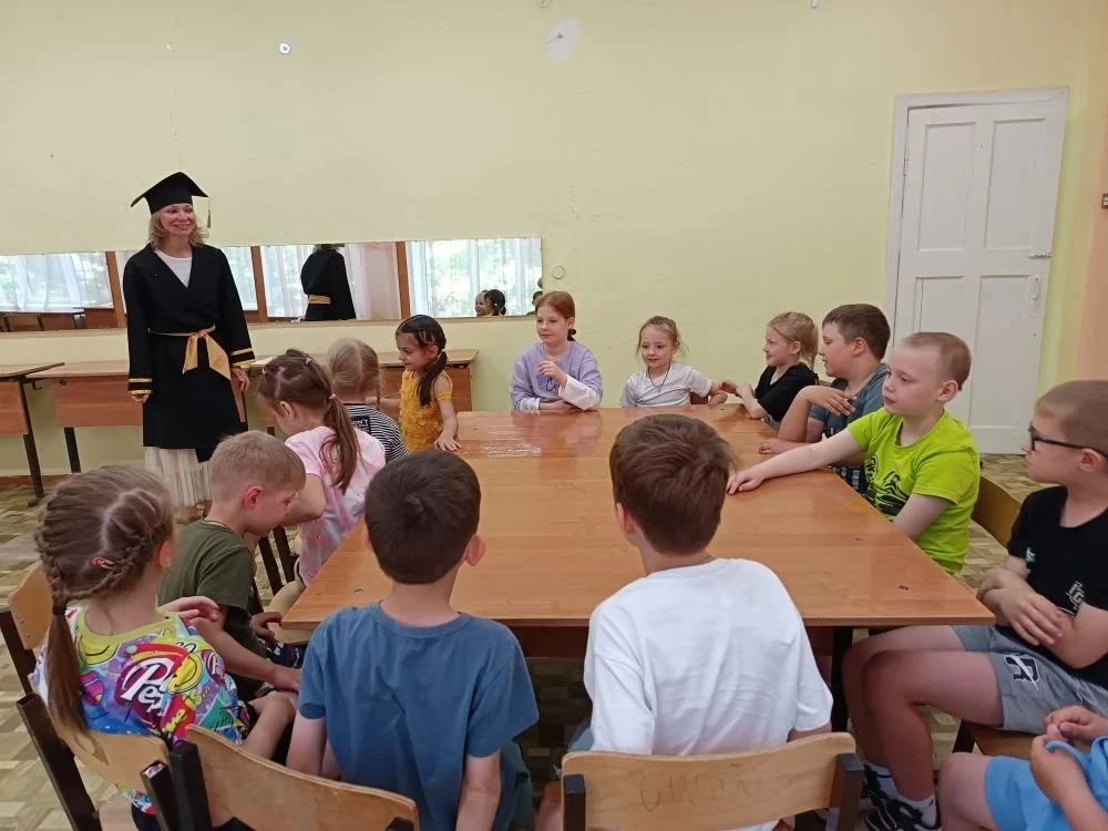 📅 Пятый день лагерной смены традиционно начался с бодрящей, весёлой и зажигательной за...