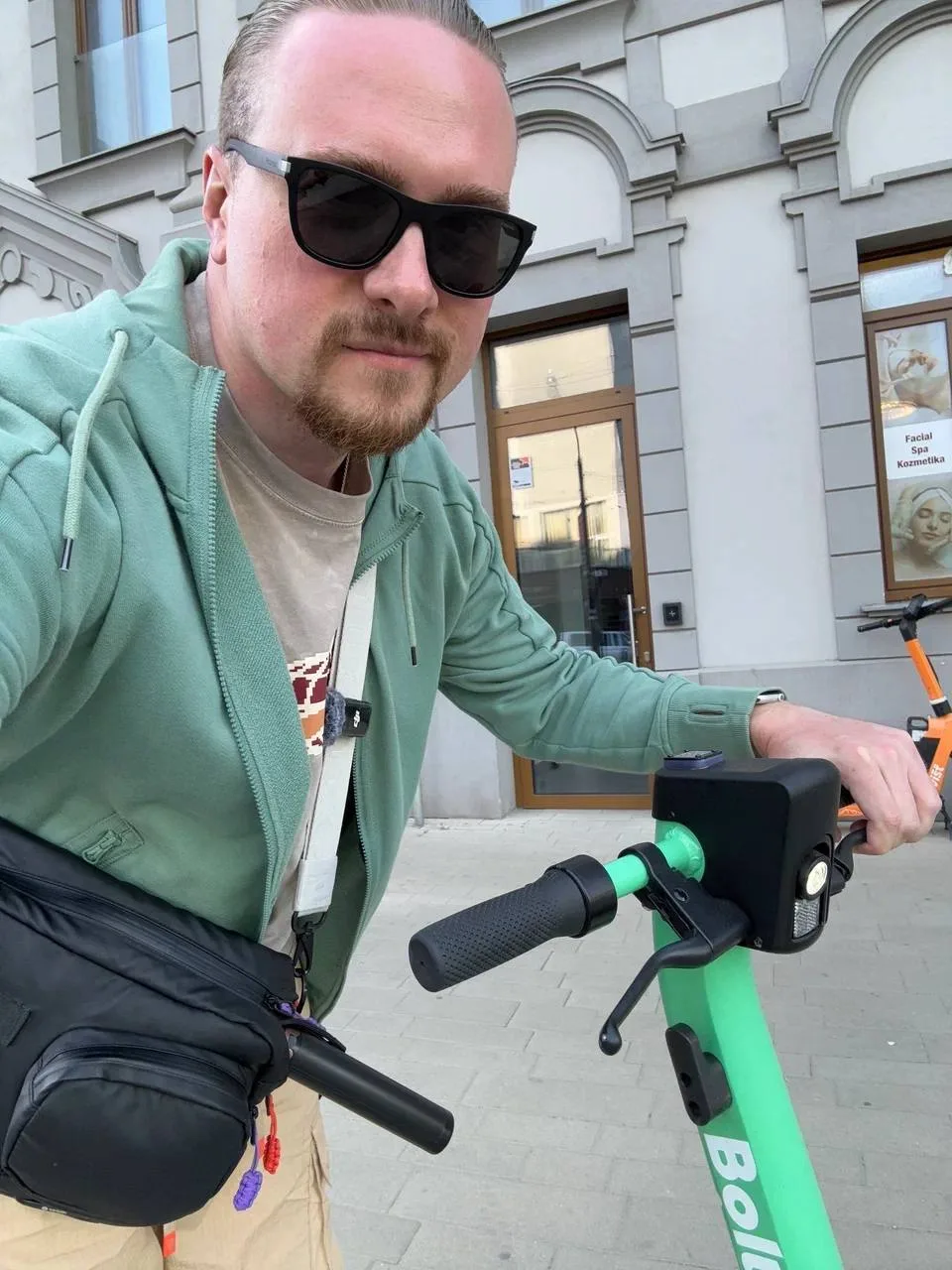 🛴 На чём удобнее всего перемещаться по Европе летом? 
На самокатах!

Я уже рассказывал, как люблю с