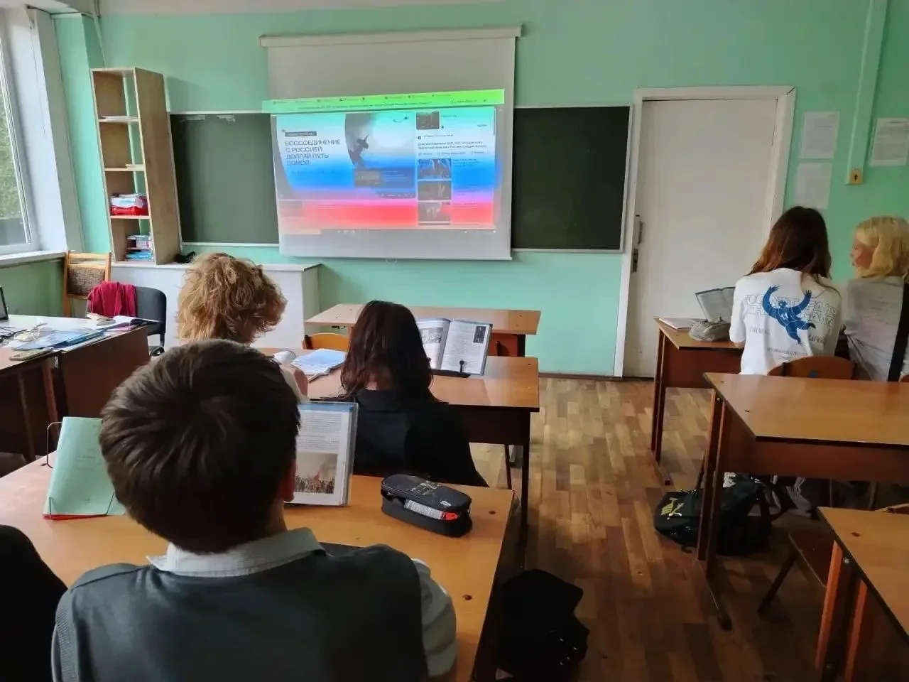 В рамках Дня воссоединения Донецкой Народной Республики, Луганской Народной Республики,...