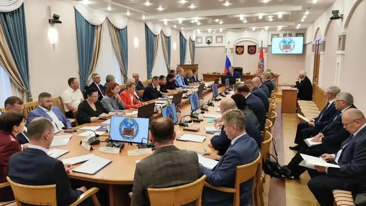 В Алтайском крае введен режим ЧС в связи с неблагоприятными агрометеорологическими усло...