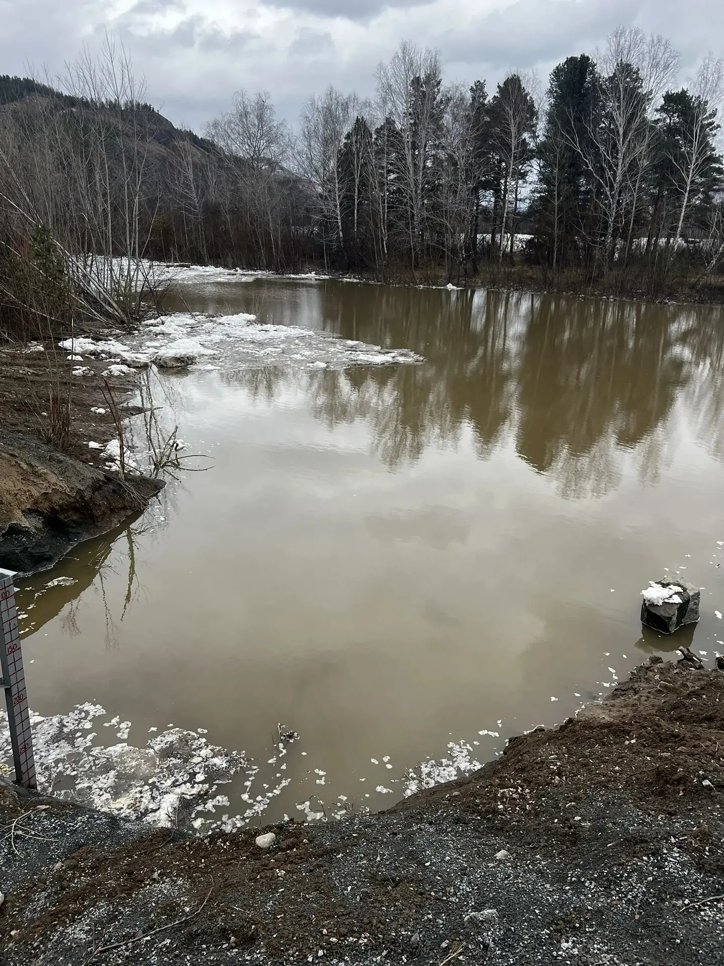 💦‎Вода уходит с подтопленных в Абазе дачных участков. Уровень реки понижается. Затор понемногу размы