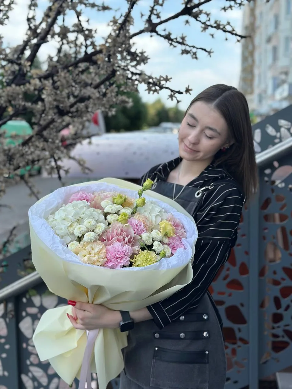 «Нежность, которую хочется держать в руках.»

Воздушный букет в пастельных оттенках — сочетание горт