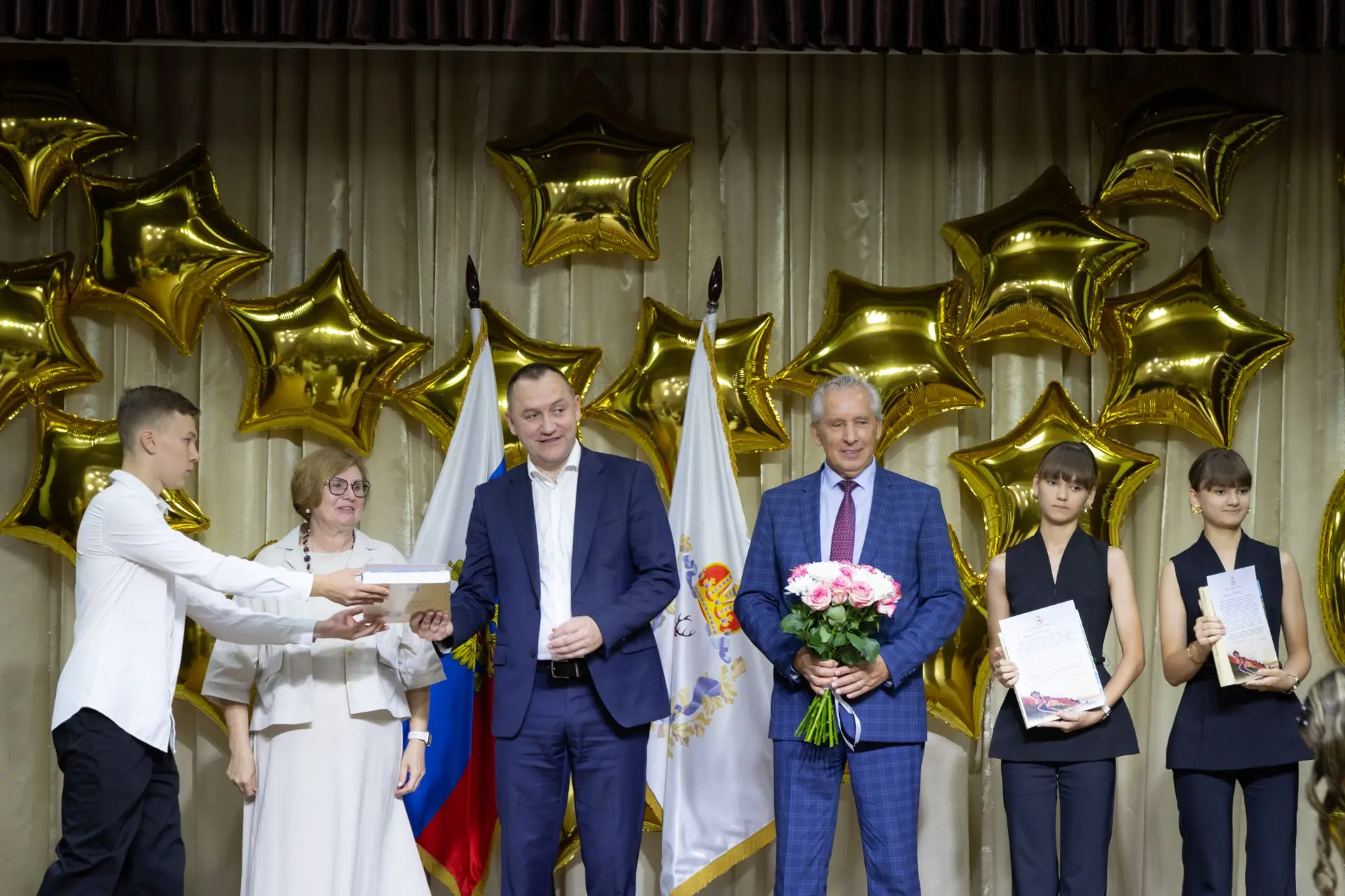 Сегодня состоялось торжественное мероприятие,
посвященное поздравлению выпускников-отличников 2026 г