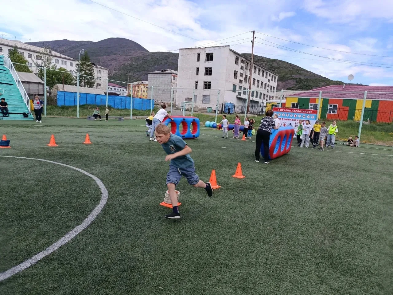 Спорт против наркотиков: как прошла спартакиада в нашем лагере🏃

Сегодня в нашем школьном лагере пр